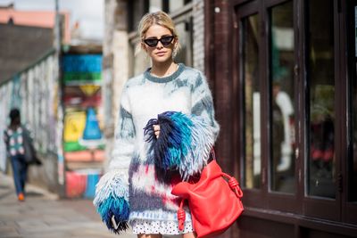 Bold textures, eclectic shapes and colours that announce your arrival for Caroline Daur.