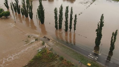 Flooding has hit the Tamworth area as more rainfall is expected today.