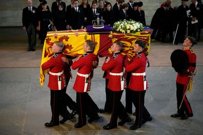 Queen's coffin procession from Buckingham Palace to Westminster Hall