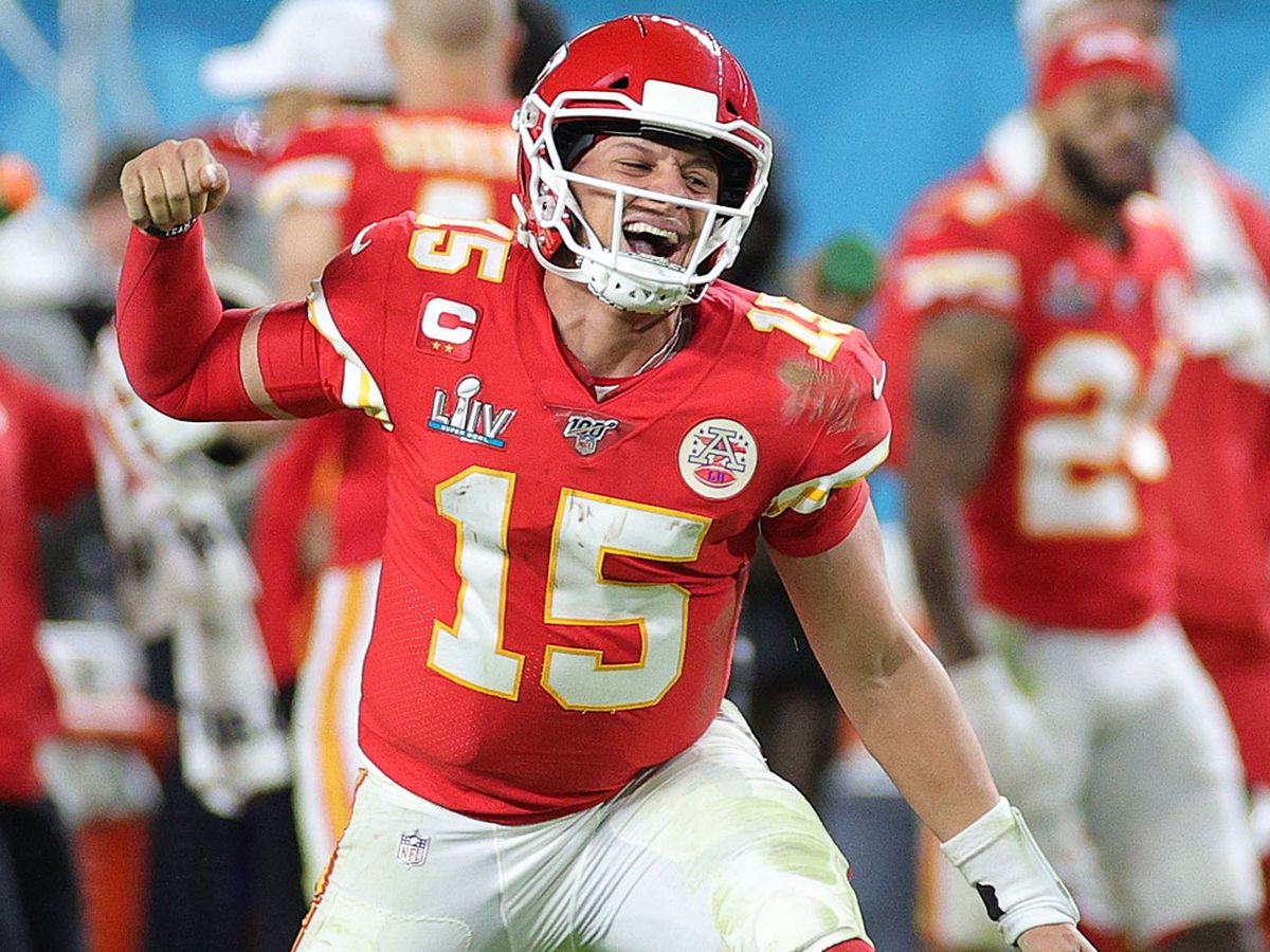 Adam Schefter on X: Patrick Mahomes signed a 10-year, $450 million  extension that could be worth up to $503 million, per sources. The  extension includes a $141.48 million injury guarantee, as well