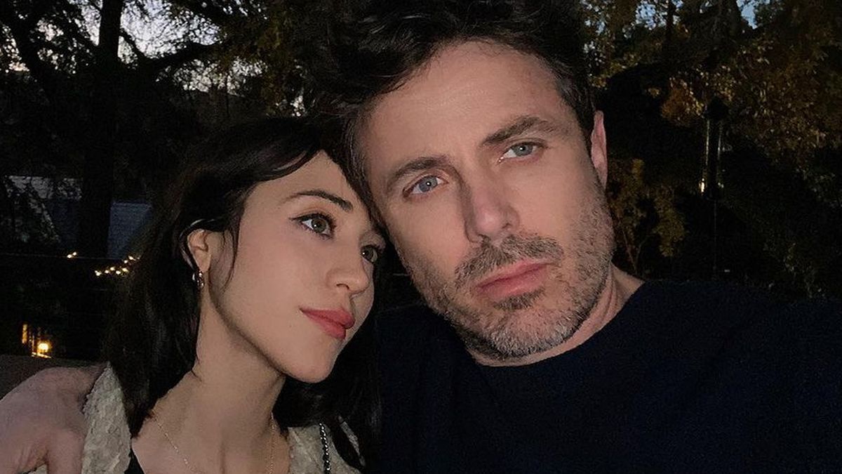 Casey Affleck Supports Girlfriend Caylee Cowan at the Premiere of