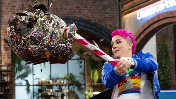 Anna Polyviou smashes her Family Food Fight chocolate pinata