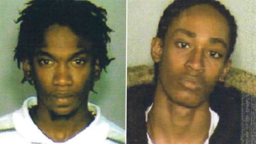 Ces deux hommes s'appellent Sheldon Thomas.  L'homme de droite a passé 18 ans en prison après qu'un témoin ait identifié l'homme de gauche comme un suspect de meurtre.