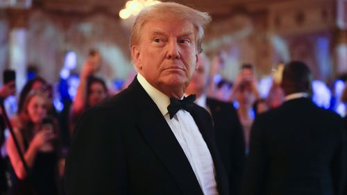 Başkan Donald Trump, 18 Kasım 2022 Cuma günü Palm Beach, Florida'da Mar-a-Lago'da düzenlenen bir etkinlikte konuşma yapmak için geldi