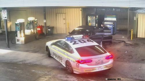 Police search for Adelaide pair after Mercedes rams police car