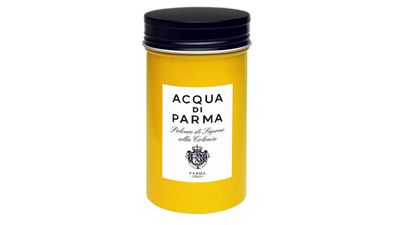 <a href="http://au.strawberrynet.com/cologne/acqua-di-parma/acqua-di-parma-colonia-powder-soap/128435/" target="_blank">Colonia Powder Soap, $48, Acqua Di Parma</a>