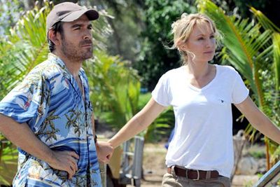 Lisa McCune returns to the small screen as free-spirited doctor and single mother Sam Stewart in Ten's new Aussie drama <i>Reef Doctors</i>. The series follows a team of doctors who look after residents of (and visitors to) a small island community on the Great Barrier Reef.<br/><br/><b>Coming soon to Network Ten</b>