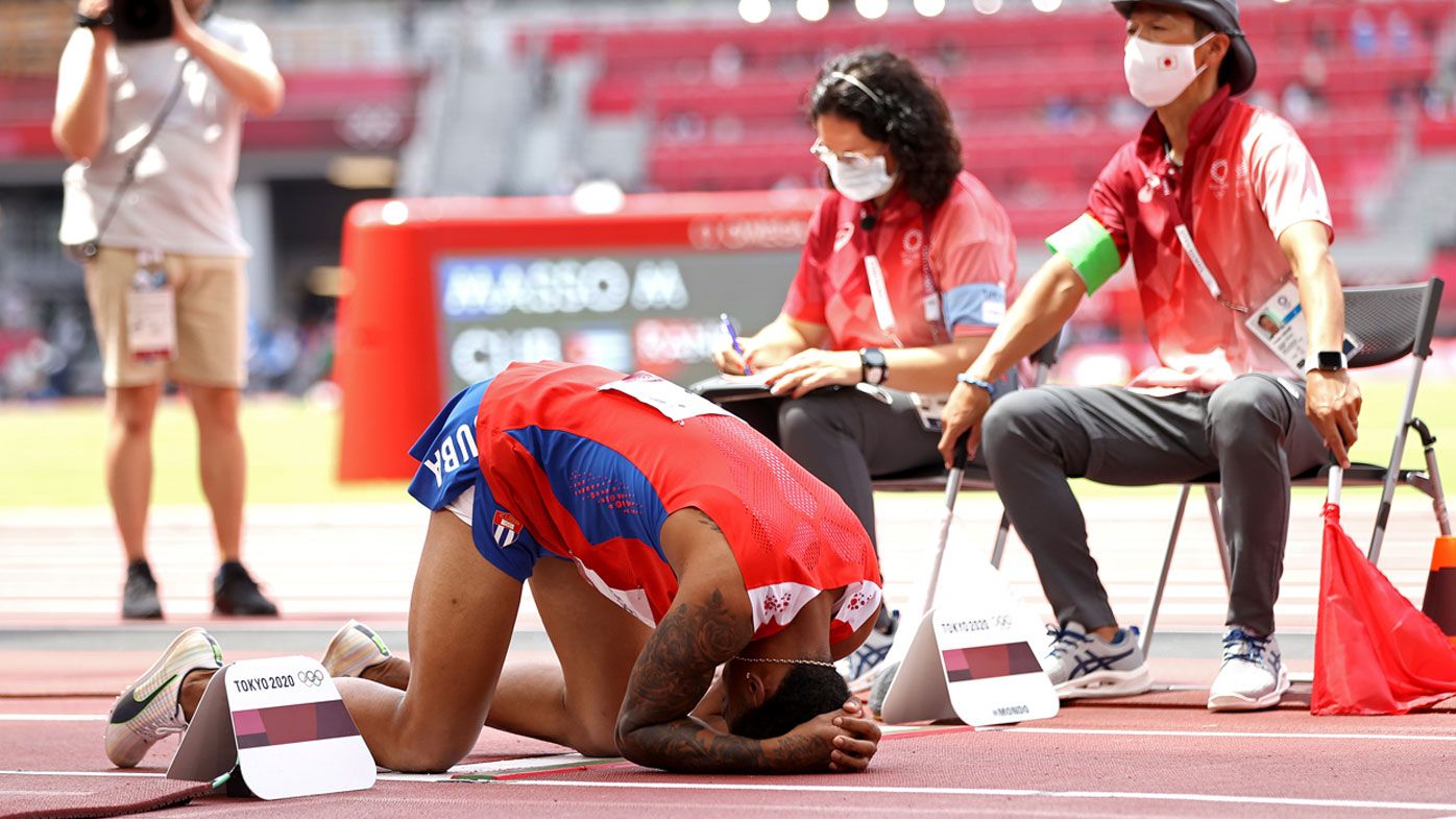 'Extraordinary scenes' headline long jump drama