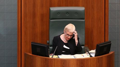 Liberal frontbenchers demand Bronwyn Bishop's resignation: report