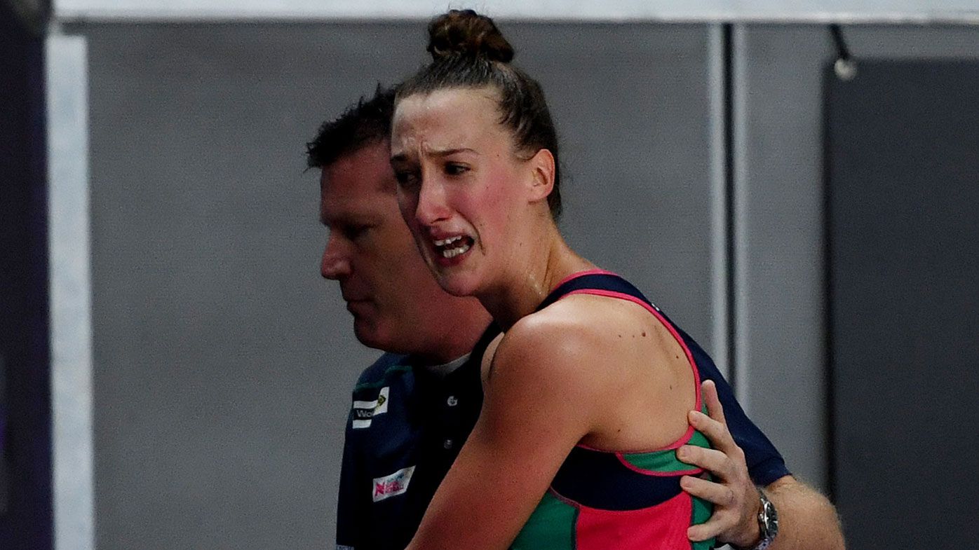 Melbourne Vixens down Collingwood Magpies in Super Netball derby