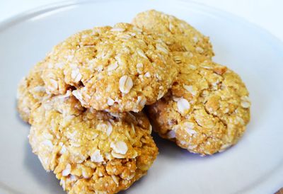 Healthy Anzac biscuits