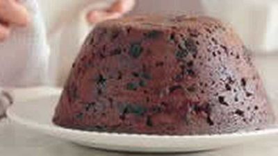 Click through for our&nbsp;<a href="http://kitchen.nine.com.au/2016/05/18/04/59/rich-steamed-christmas-pudding" target="_top">Rich Steamed Christmas Pudding</a>&nbsp;recipe