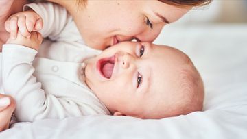 Research has shown the right medical intervention can help keep mothers suffering from post-partum psychosis with their babies. (iStock)