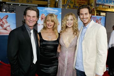 Actor Kurt Russell, actress Goldie Hawn and her kids, actress Kate Hudson and actor Oliver Hudson.