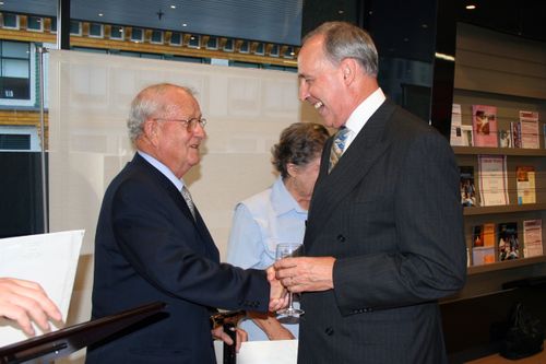 John Johnson with fellow Labor luminary Paul Keating in 2006.  (AAP)