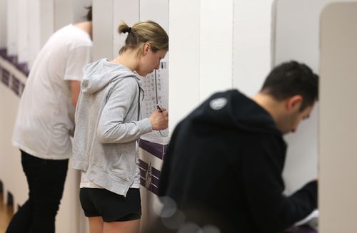 Three-in-10 NSW voters to go early: expert