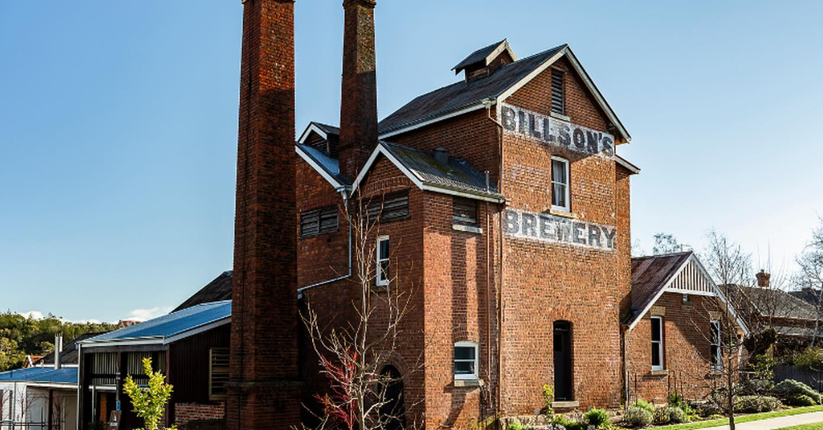 Victorian brewery collapses