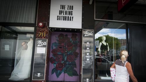 'Last drinks': Cost-of-living pressures push Brisbane music venue to close after 32 years - 9News