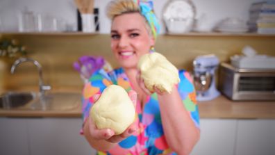 Jane de Graaff makes no cook playdough