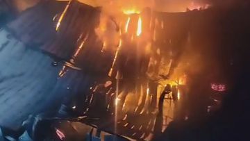 Firefighters are battling a blaze that broke out in a Brisbane warehouse early this morning. 