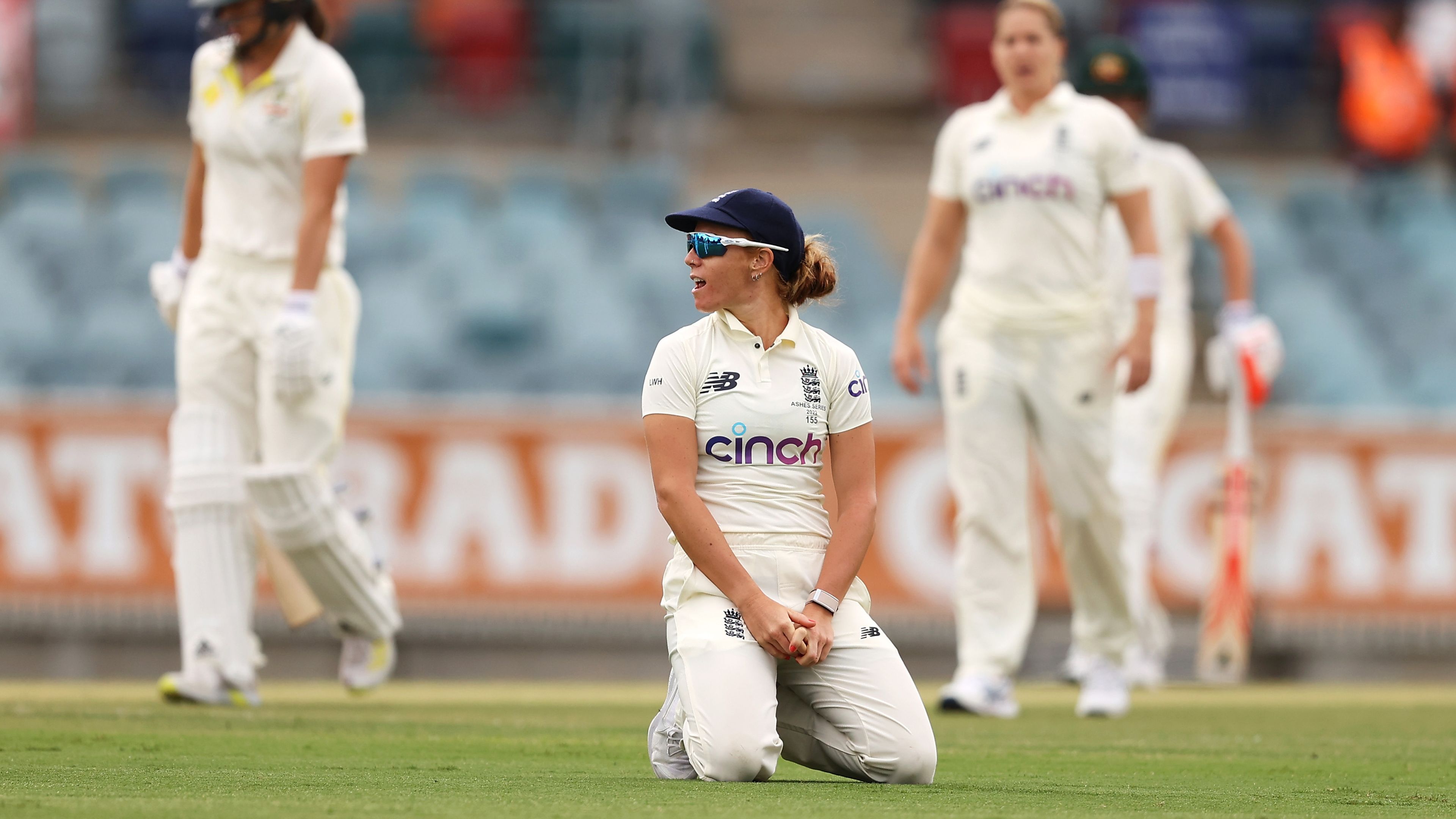 Fire alarm sounds at Manuka Oval as Beth Mooney unleashes warning sign to England