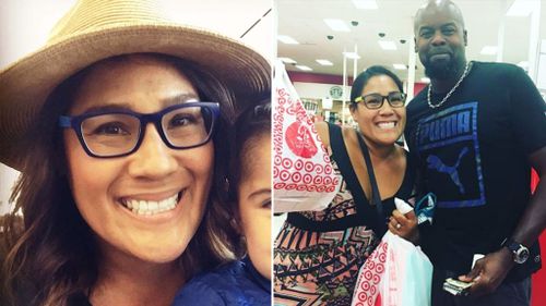 Teacher shopping for school supplies breaks down in tears after stranger covers the bill