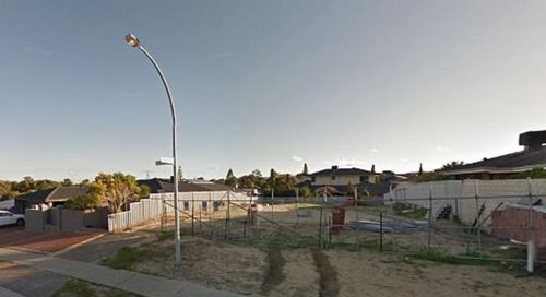 A 2014 Google Image shows the property with the lap post. 