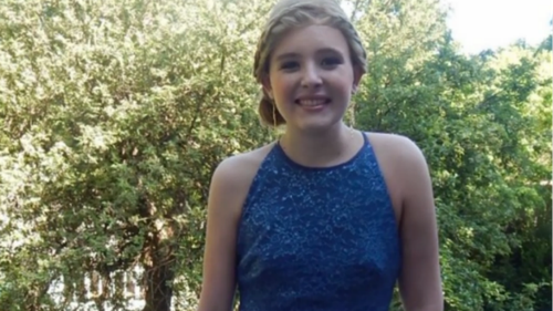 Teenage girls honour their late friend by wearing her prom dress