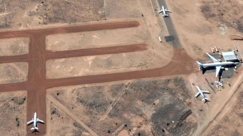 An aircraft "graveyard" in Alice Springs will store six Silk Air planes from Singapore to protect them from the tropical wet season. 