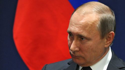 Russian president Vladimir Putin says Turkey downed warplane to 'protect supply of oil from ISIL'