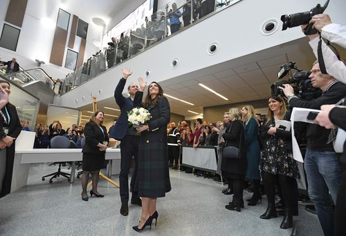 Le prince William et Kate, SAR le prince et la princesse de Galles visitent le nouveau Royal Liverpool University Hospital, Merseyside, rencontrent le personnel et les secouristes en santé mentale et visitent les installations hospitalières 
