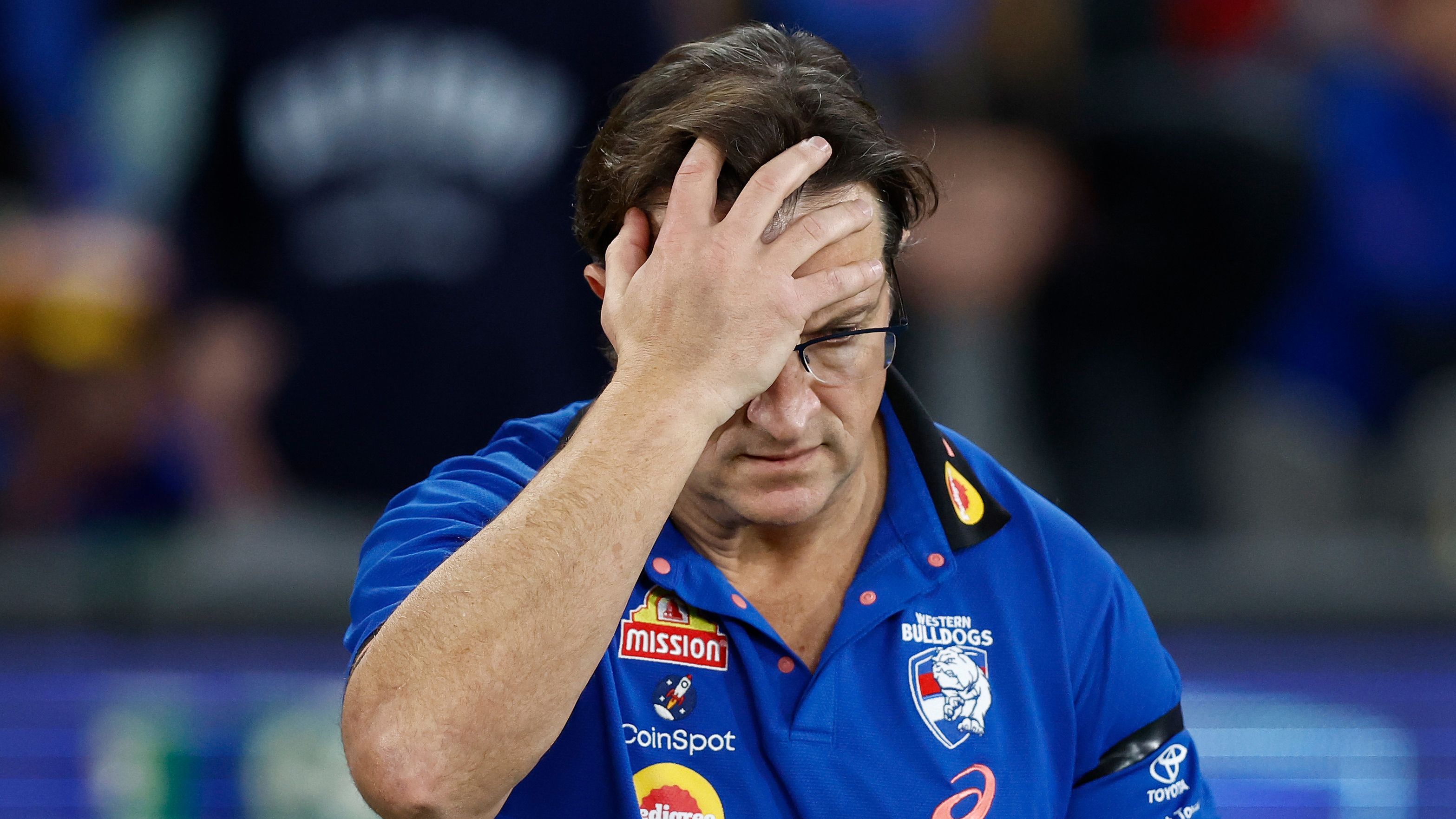 MELBOURNE, AUSTRALIA - AUGUST 20: Luke Beveridge, Senior Coach of the Bulldogs looks on during the 2023 AFL Round 23 match between the Western Bulldogs and the West Coast Eagles at Marvel Stadium on August 20, 2023 in Melbourne, Australia. (Photo by Michael Willson/AFL Photos via Getty Images)
