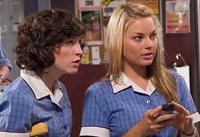 Eloise Mignon and Margot Robbie in Neighbours (Fremantle/Ten)