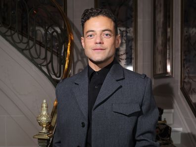 PARIS, PRANCIS - 03 OKTOBER: Rami Malek menghadiri Pesta Makan Malam Miu Miu di Laurent sebagai bagian dari Paris Fashion Week Womenswear S/S 2024 pada 03 Oktober 2023 di Paris, Prancis. (Foto oleh Victor Boyko/Getty Images untuk Miu Miu)