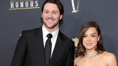 Josh Allen dan Hailee Steinfeld menghadiri penghargaan NFL tahunan ke -14