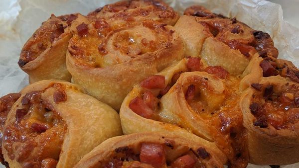 Slow cooker cheese and bacon scrolls