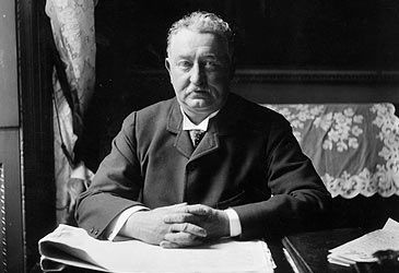 Which diamond mining and trading company did Cecil Rhodes found in 1888?