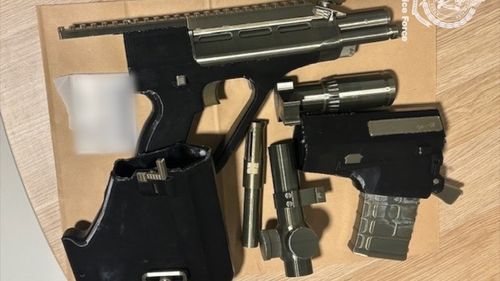 A teenager has been charged with allegedly manufacturing 3D-printed guns at the University of Wollongong. ï»¿