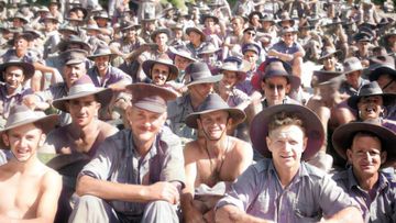 'Time machine' colourised photos show Anzacs in the Middle East