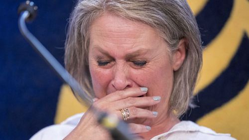 Nicky's mother Berthie Verstappen breaks down in a press conference.