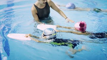 Mother unhappy with children&#x27;s swimming lessons