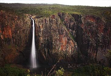 In which Australian national park is Australia's tallest waterfall, Wallaman Falls?