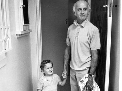 Billy McMahon & Son Julian (2½). November 23, 1971. (Photo by Fairfax Media).