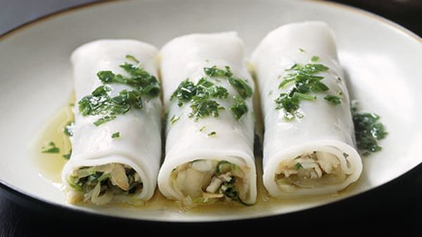 Lobster and rice noodle rolls with green onion oil 
