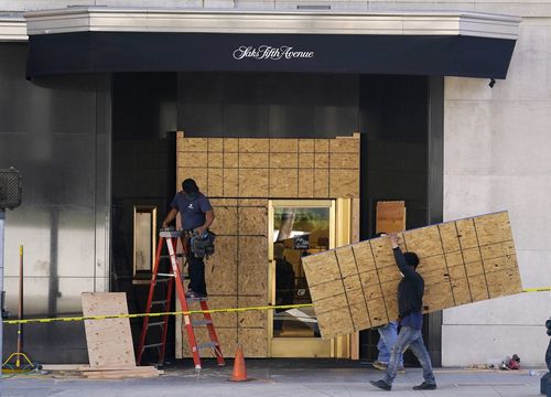 Storefront windows smashed at Louis Vuitton, Saks Fifth Avenue in Beverly  Hills