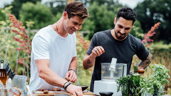 Sergio Perera and Chris Hemsworth