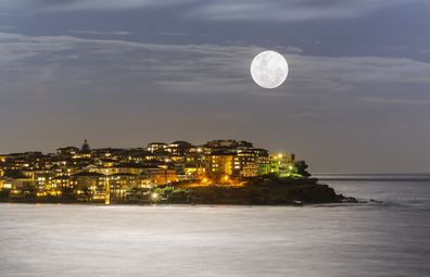 Super moon Bondi Beach