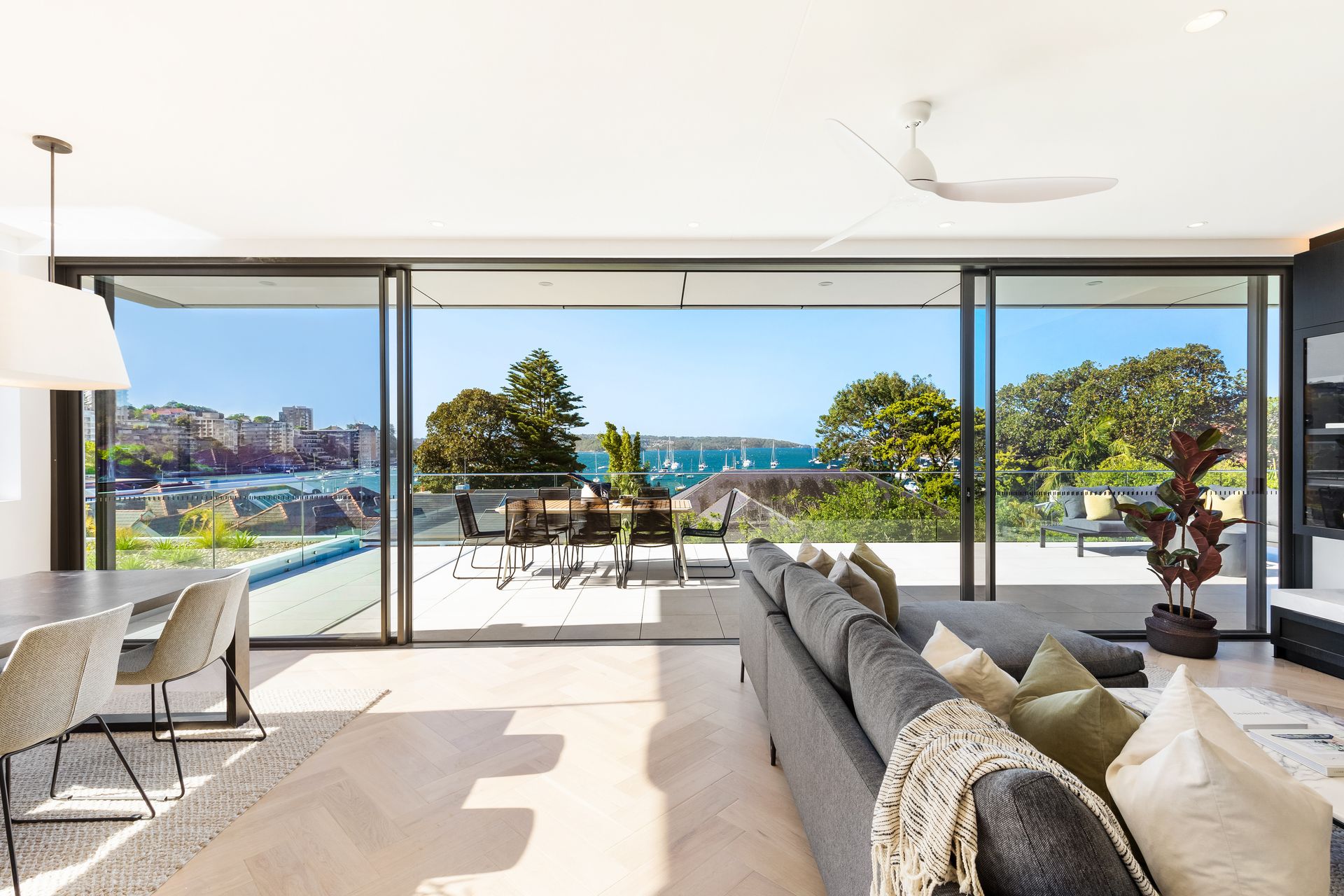 Penthouse smashes $100,000 per square metre record in Sydney's east