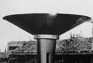 Who lit the cauldron at the 1956 Olympic Games opening ceremony at the MCG?