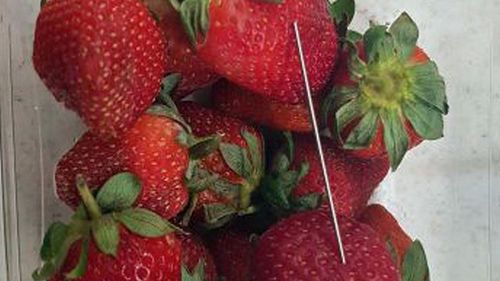 NSW Police have confirmed the strawberry contamination crisis has extended to apples and bananas after two cases were identified in Sydney.